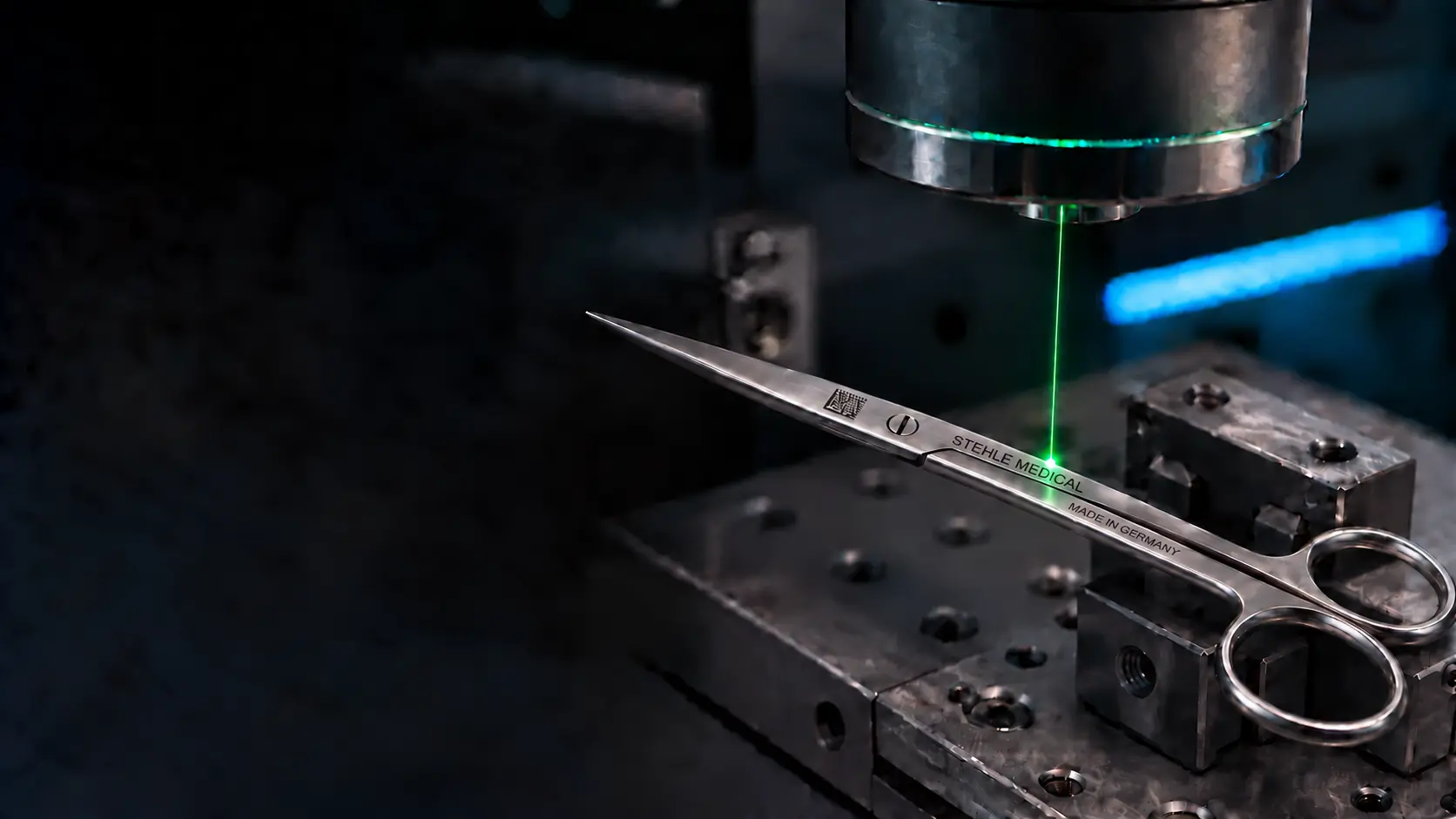 Laserbeschriftung eines chirurgischen Instruments